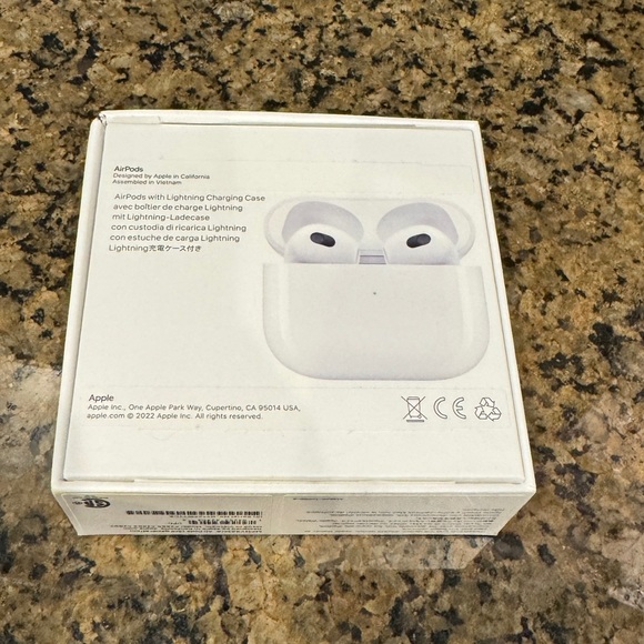 Apple IPods 3rd Generation - Picture 5 of 6